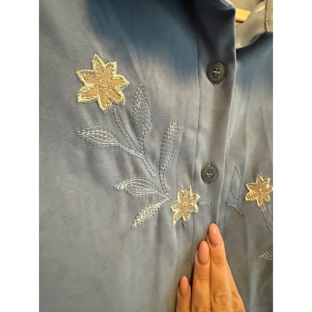 Vintage 90s Teddi Blue Brushed Floral Embroidered Button Front Blouse Top - Picture 2 of 5